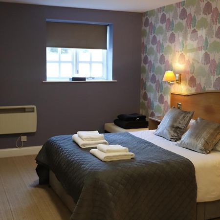 The Red Lion & Cellar Room, Betchworth Exteriér fotografie