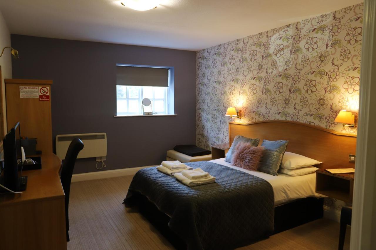 The Red Lion & Cellar Room, Betchworth Pokoj fotografie