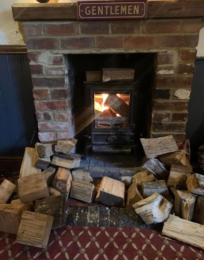 The Red Lion & Cellar Room, Betchworth Exteriér fotografie